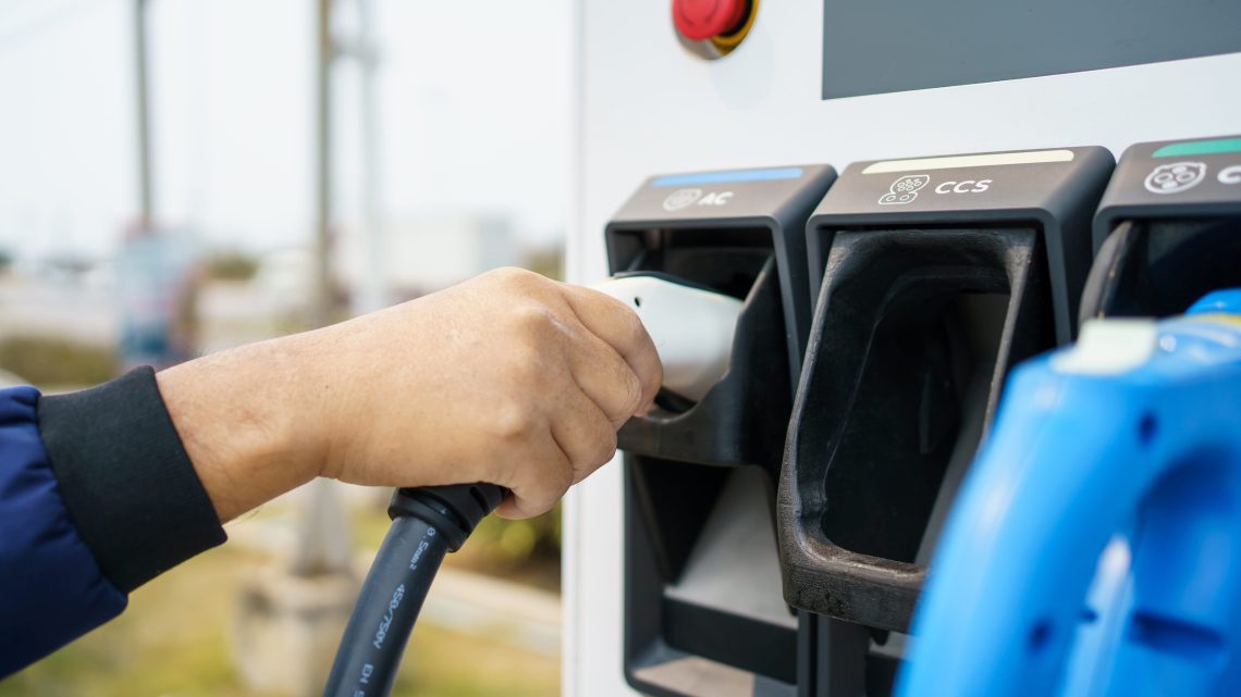 Comment nettoyer une borne de recharge électrique ?