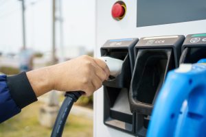 Comment nettoyer une borne de recharge électrique ?